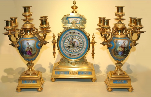 Часы каминные с канделябрами. Франция