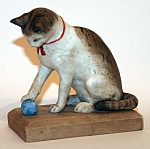Фигурка "Играющий котенок". Завод Гарднера, 1880-е-1890-е гг. Фигурка "Играющий котенок". Завод Гарднера, 1880-е-1890-е гг.