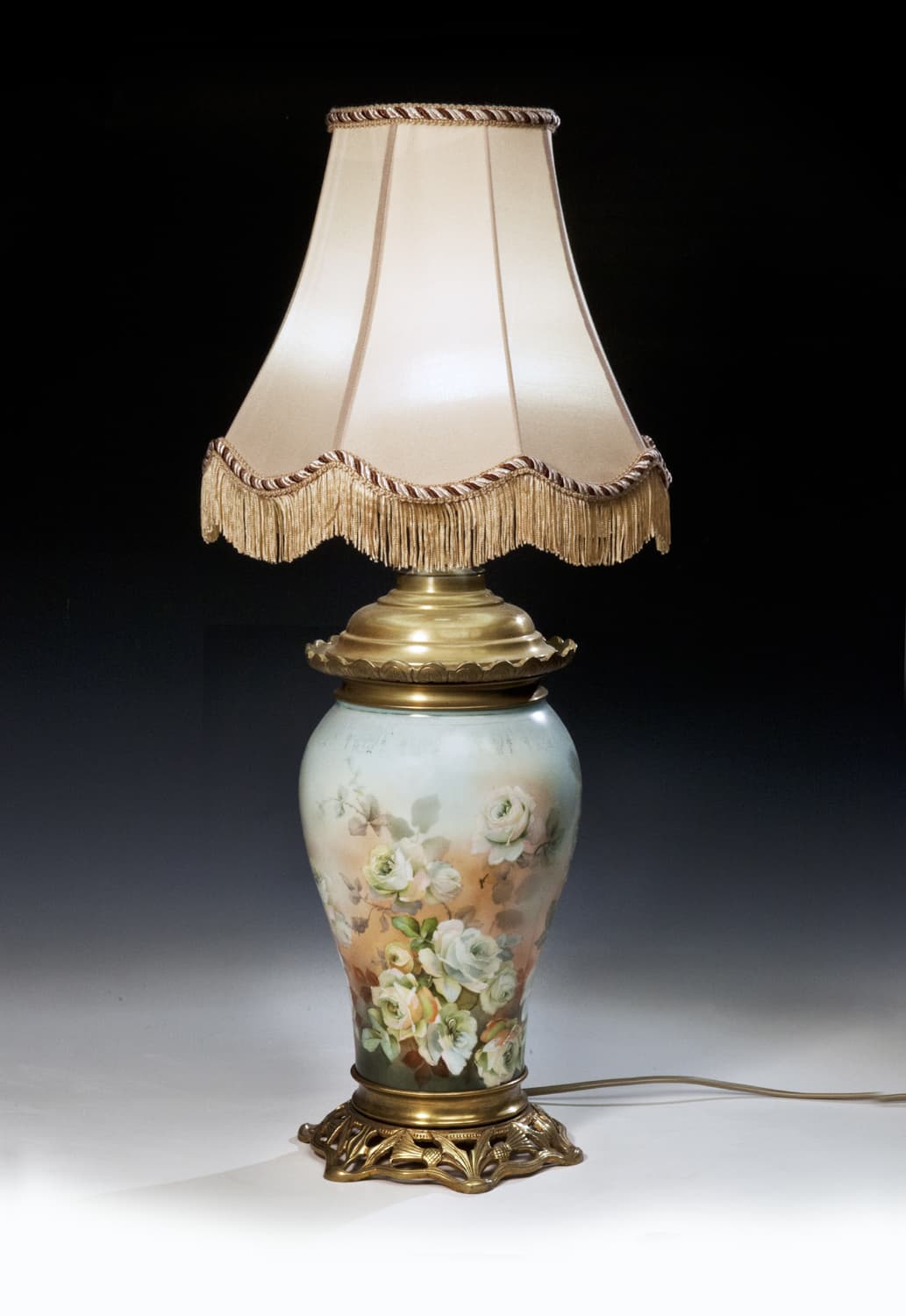 Настольная лампа с розами - Осветительные приборы