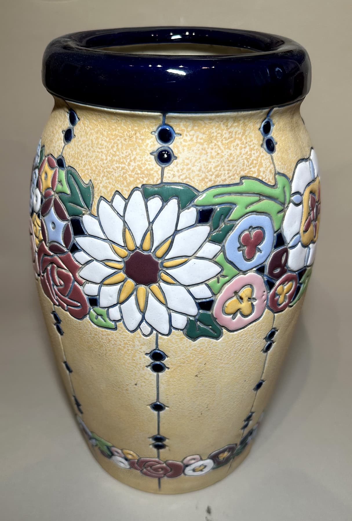 Ваза с цветочным орнаментом, автор Фабрика "Амфора". Чехословакия, Антикварный фарфор — миниатюра 3