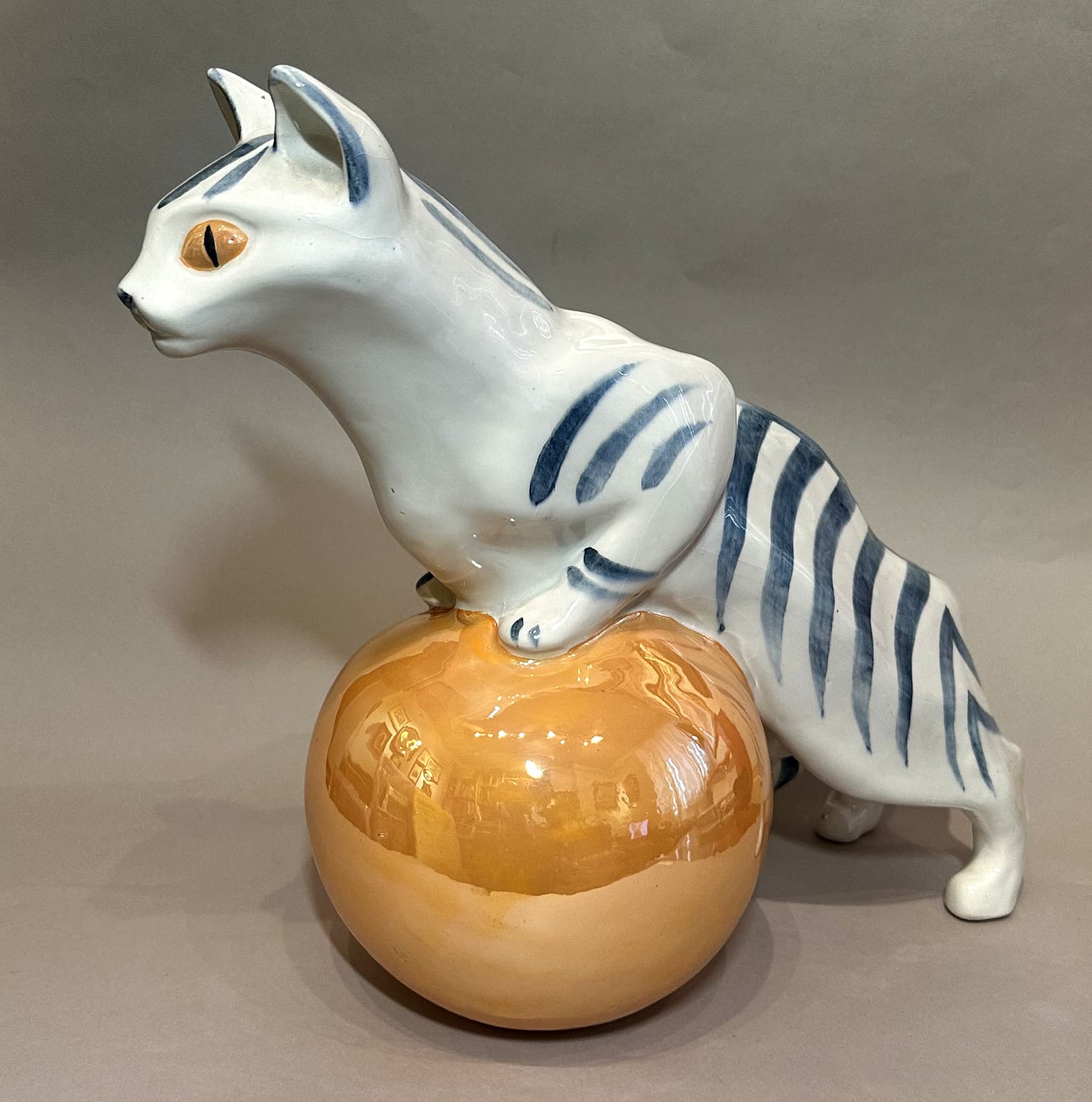 Кошка на шаре, автор Ефимов Иван Семенович  (1873-1959), Антикварный фарфор — миниатюра 2