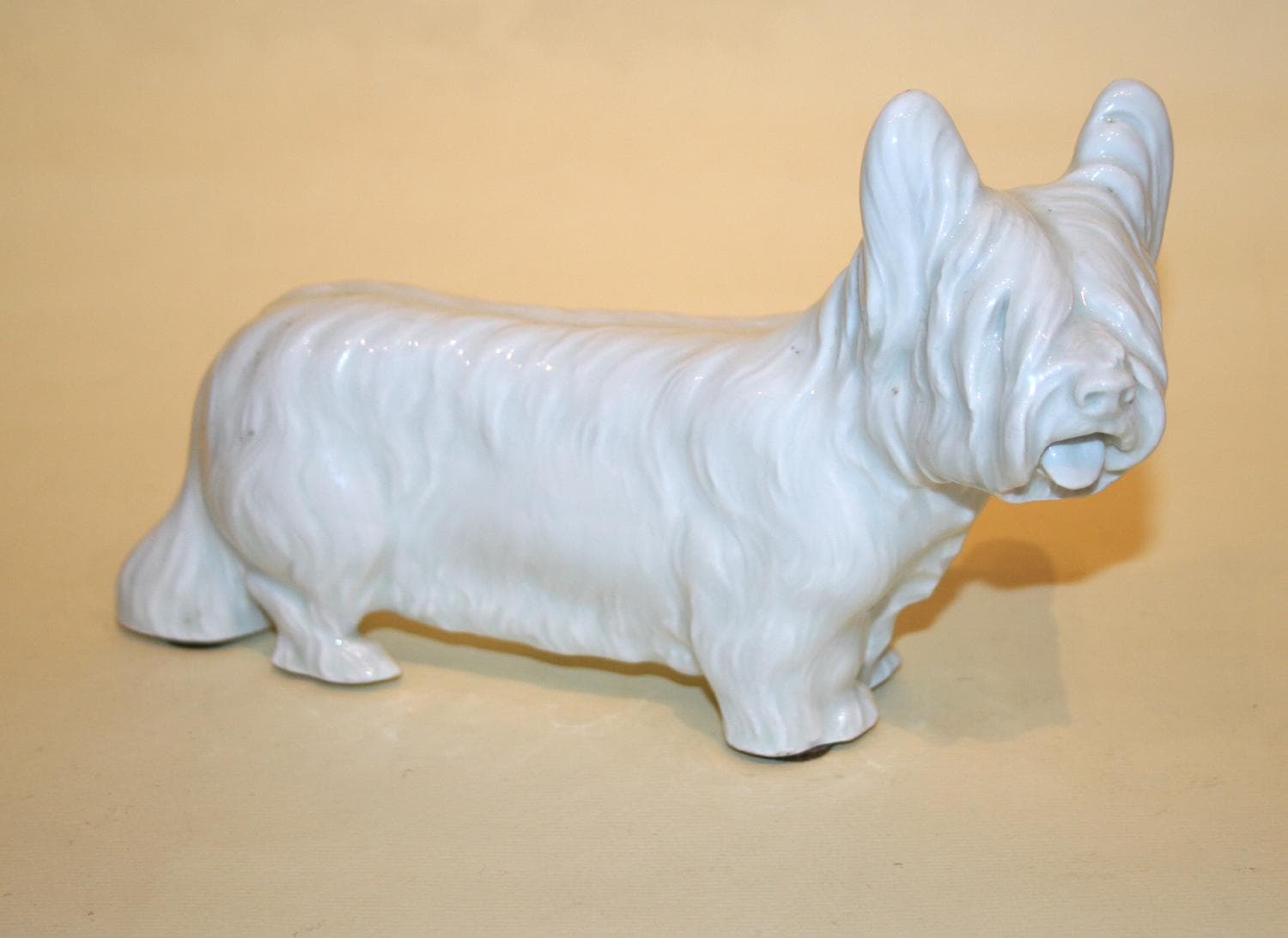 Фигурка собаки "Скай терьер". - Антикварный фарфор