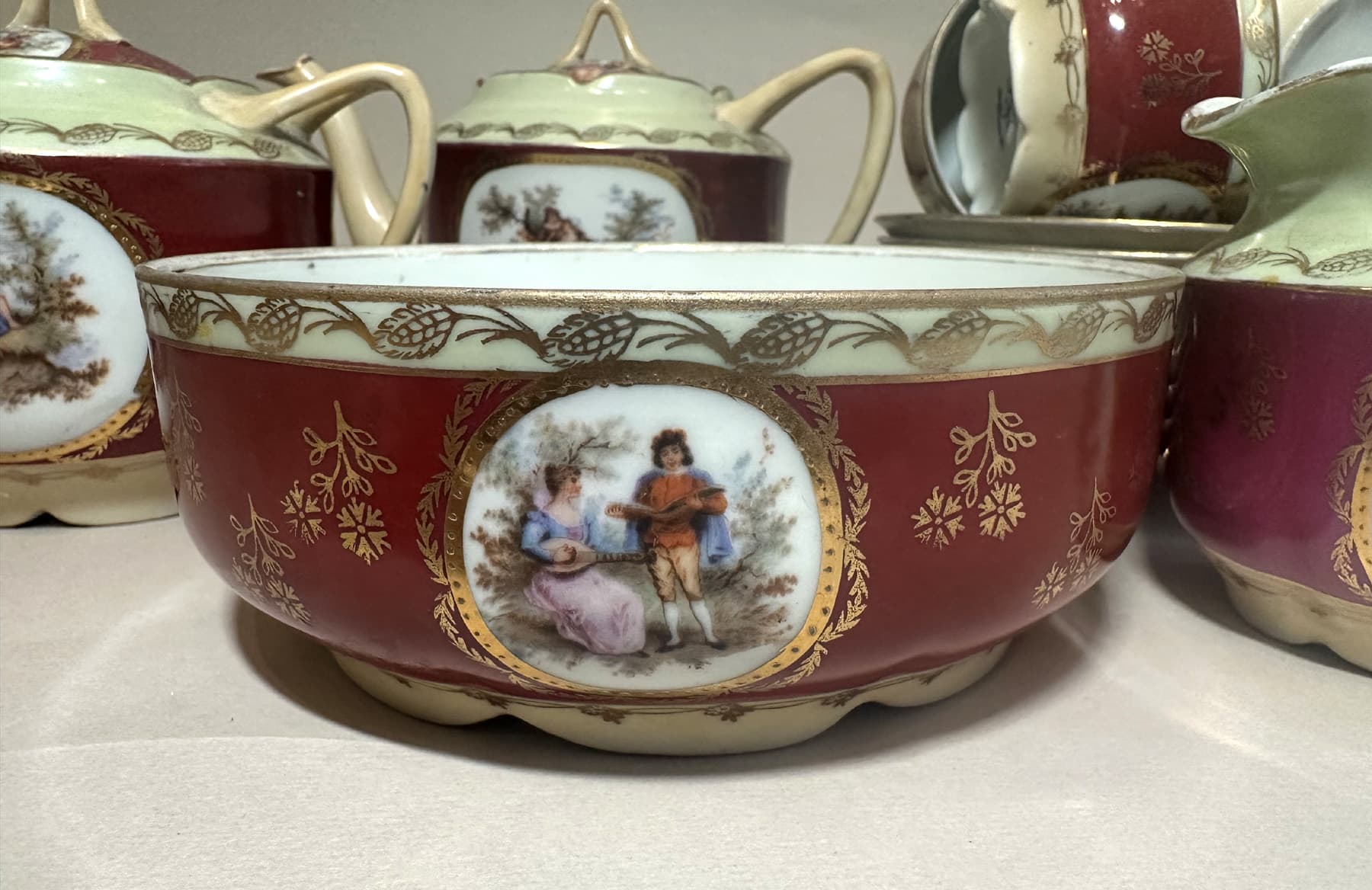 Чайный сервиз, автор Фарфоровый завод "Пролетарий", Антикварный фарфор — миниатюра 2