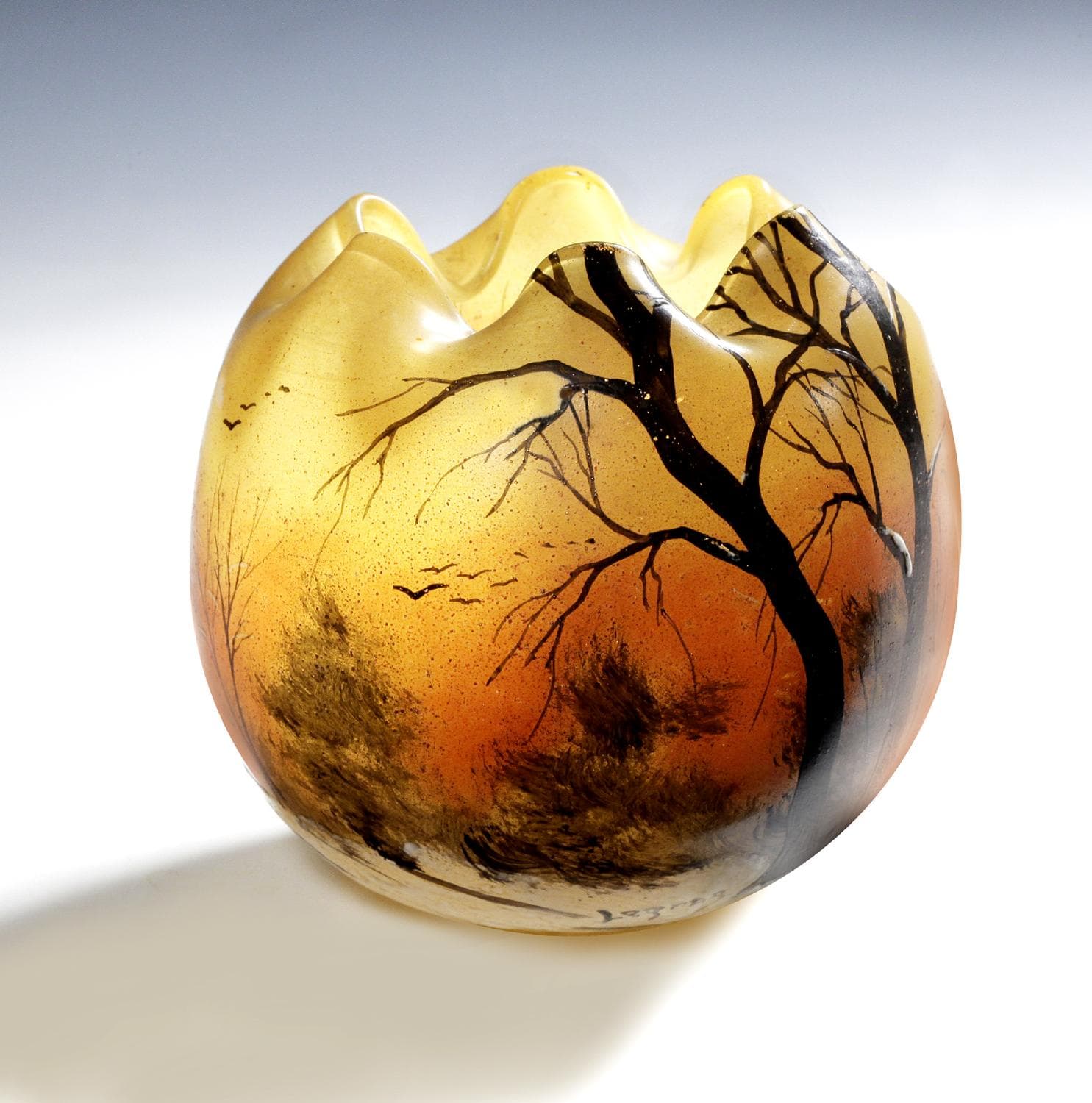 Ваза с изображением зимнего пейзажа. - Стекло