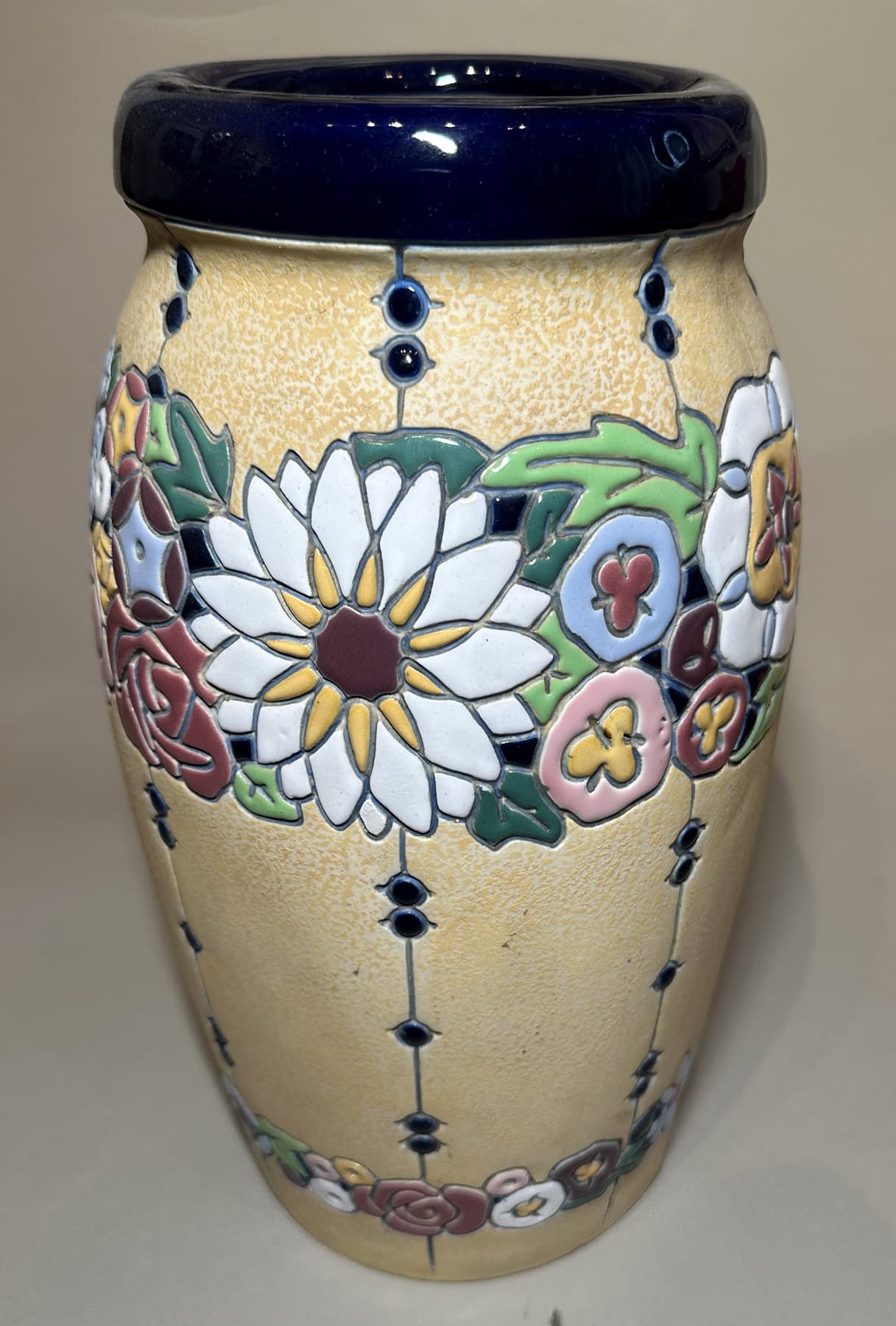 Ваза с цветочным орнаментом, автор Фабрика "Амфора". Чехословакия, Антикварный фарфор — миниатюра 5