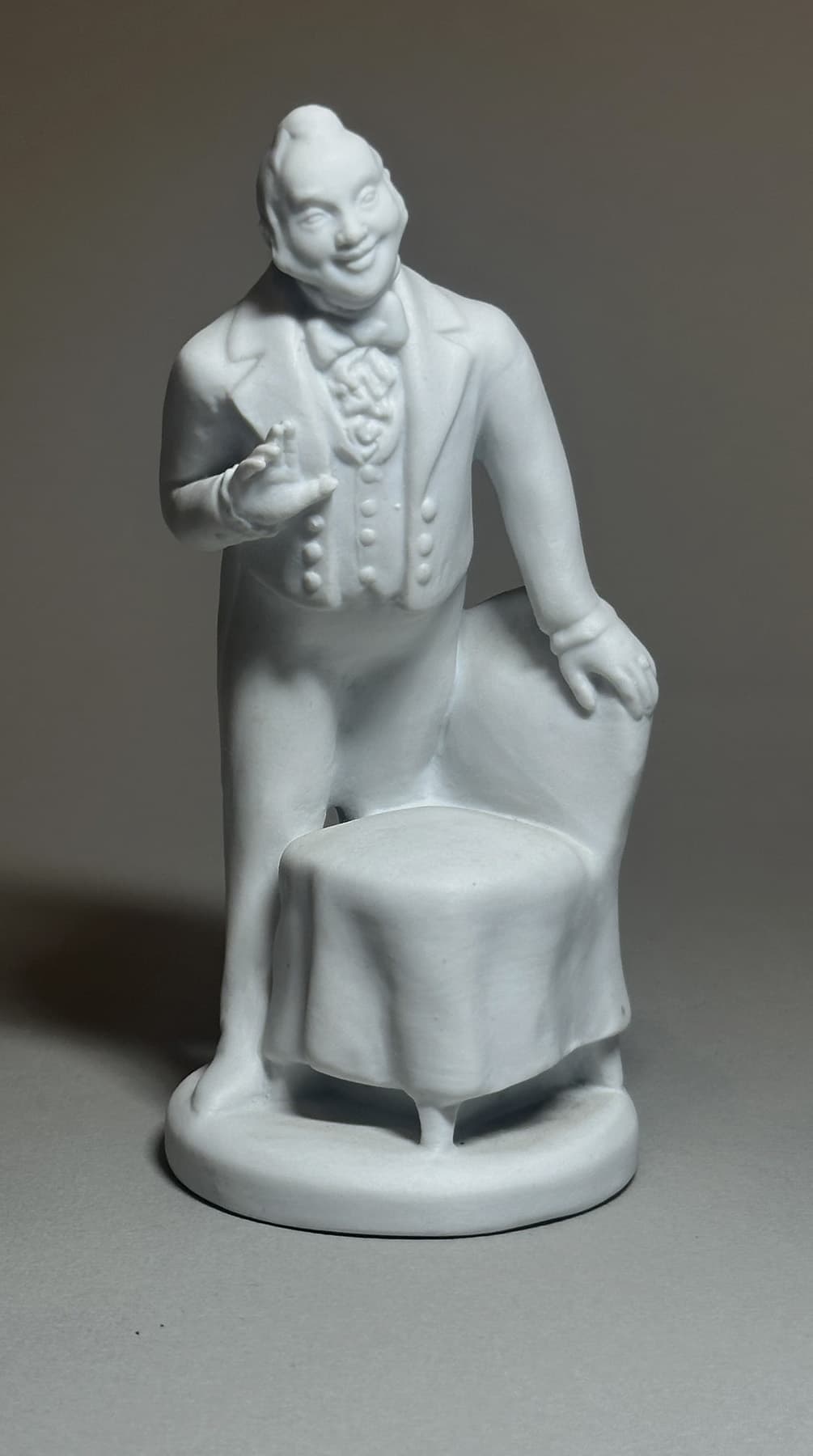 Фигурка Чичиков, автор ЛФЗ (Ленинградский фарфоровый завод) (1925-2005), Антикварный фарфор — миниатюра 2