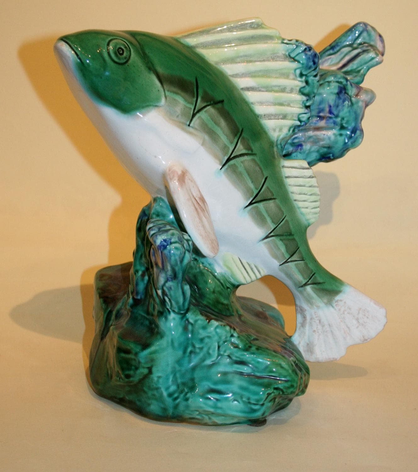 Статуэтка "Речной окунь". - Антикварный фарфор