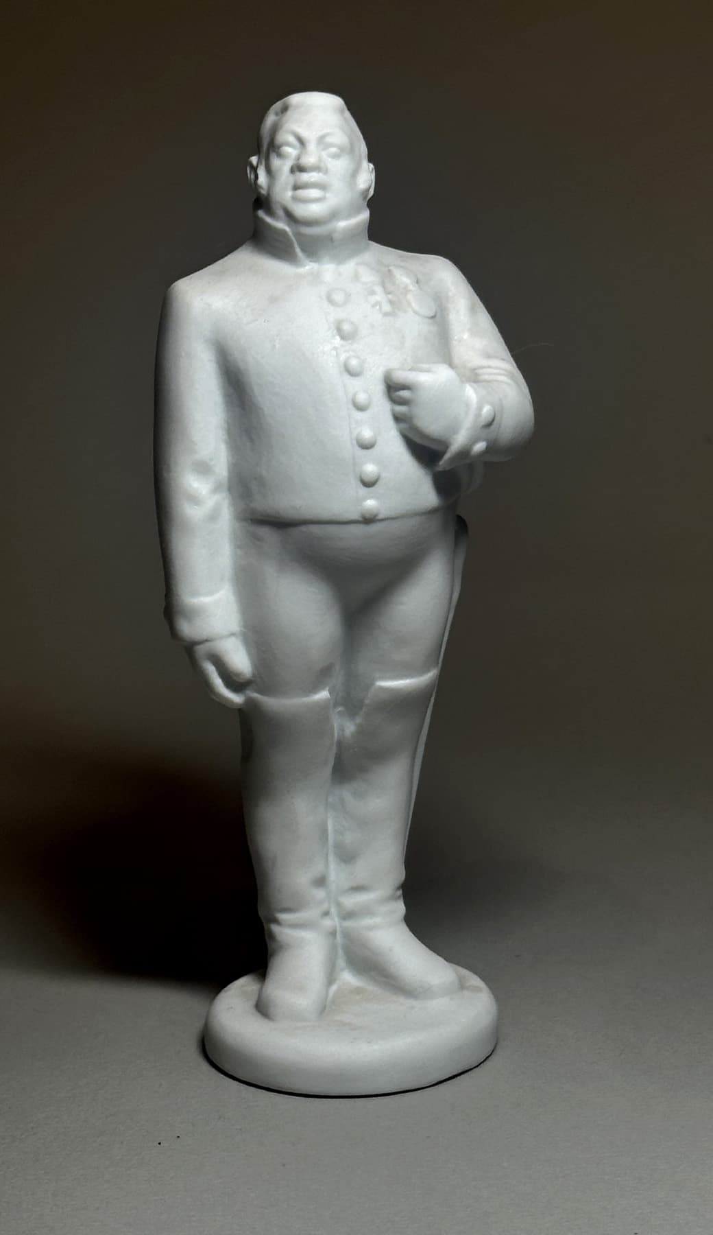 Фигурка Городничий, автор ЛФЗ (Ленинградский фарфоровый завод) (1925-2005), Антикварный фарфор — миниатюра 2