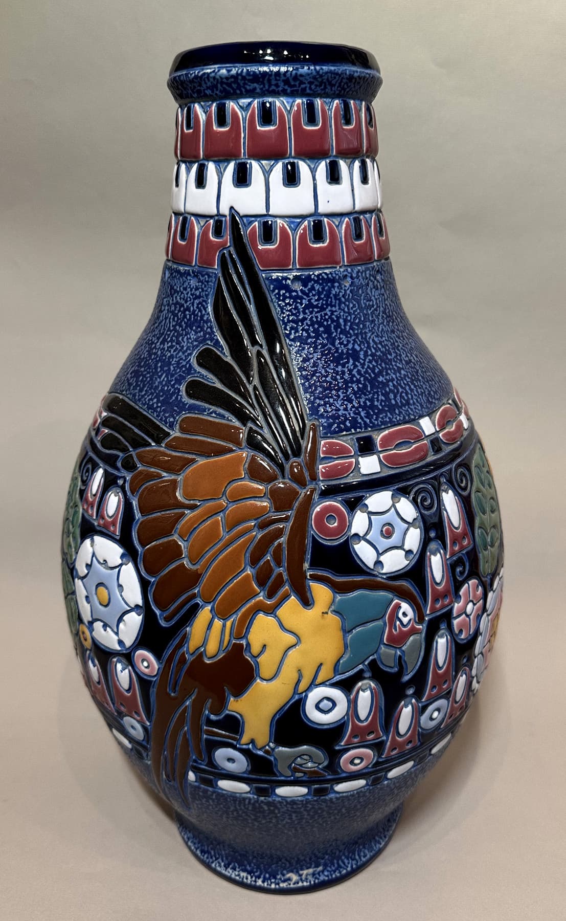 Ваза для цветов с попугаем, автор Фабрика "Амфора". Чехословакия, Антикварный фарфор