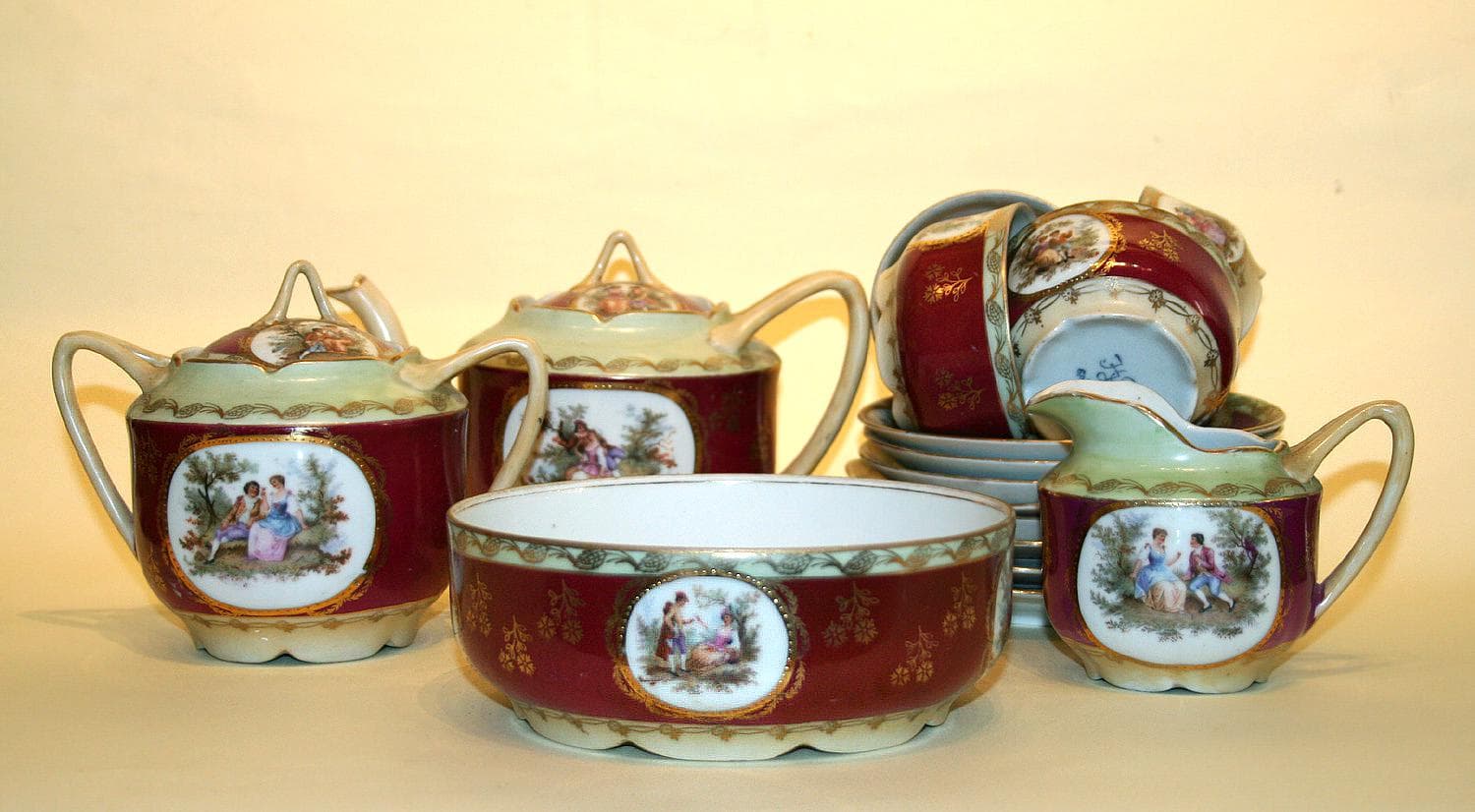 Чайный сервиз - Антикварный фарфор