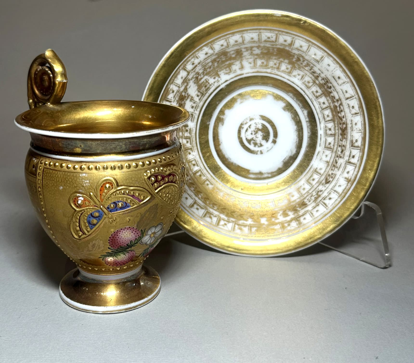 Чайная пара Бабочки, Антикварный фарфор — миниатюра 2