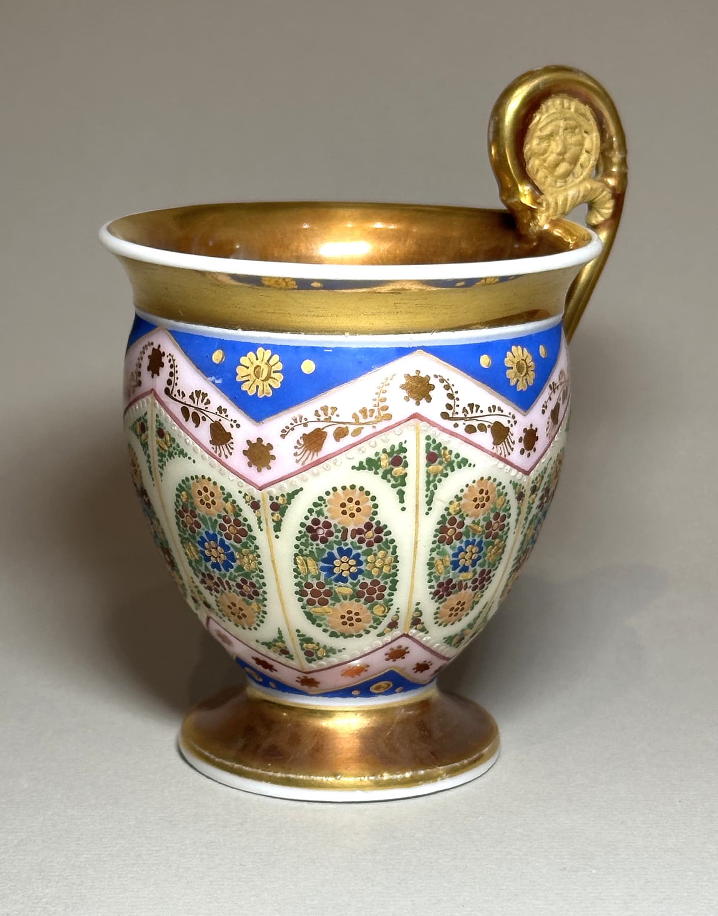 Чашка, автор Boyer & Seur (B.S.) Париж (ок. 1834–1849), Антикварный фарфор