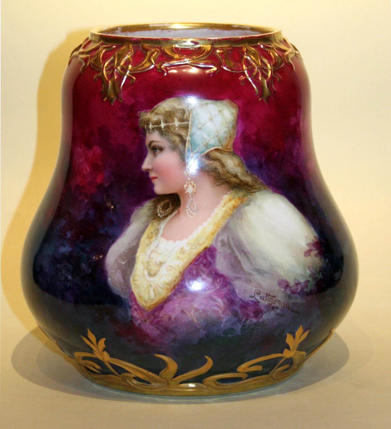 Ваза для цветов "Красавица" - Антикварный фарфор